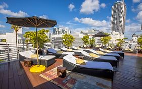 Riviera Hotel And Suites Miami